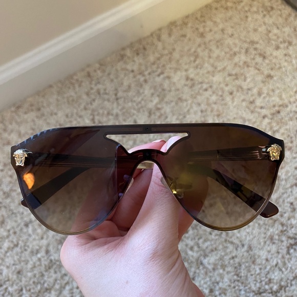 Versace sunglasses main image 4